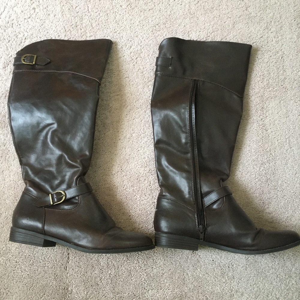 American Eagle Brown Size  9.5